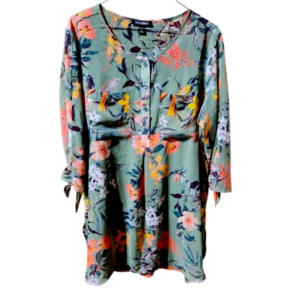 Roz & Ali floral blouse. Size L